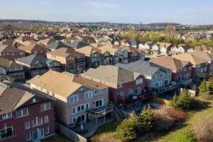 加拿大各地房价对比，全国均价在50个城市能买到什么样的房子？
