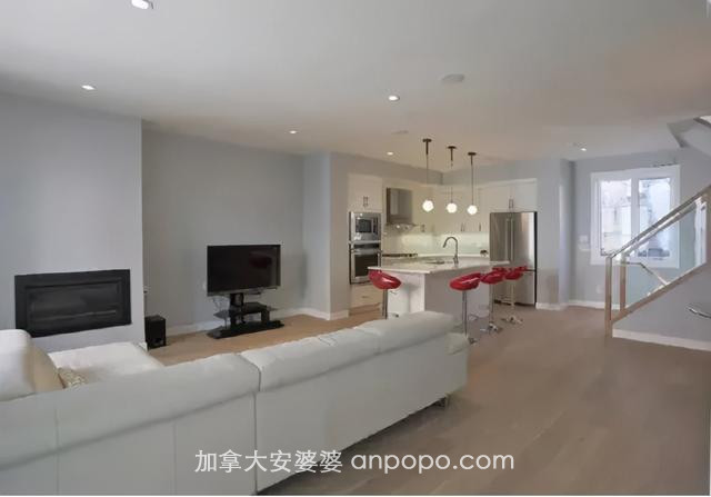 上海一家庭7口人蜗居43㎡，加拿大376万却能享受豪华别墅生活
