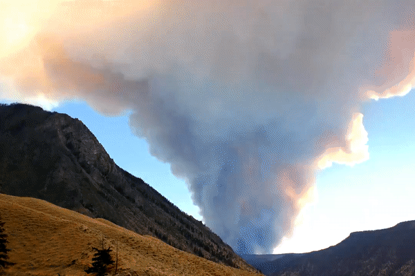 UBC都被烧了！温哥华将变“霾”哥华，山火已蔓延8000多公顷