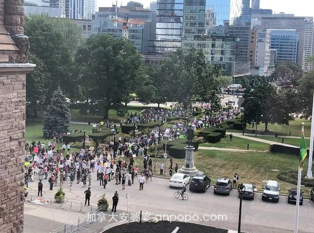 上万人游行示威，加拿大10省同时发生骚乱！背后组织者曝光