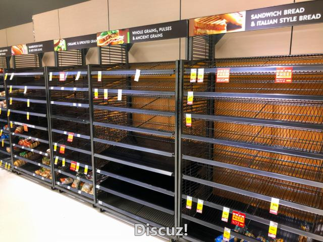 洪水断路，BC省超市货架全空，牛奶鸡蛋短缺，人们恐慌抢购…