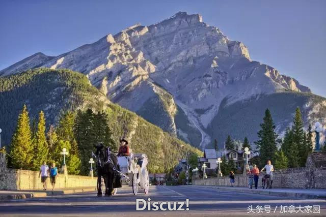 击败尼亚加拉瀑布、班芙等，这个加拿大无名小镇竟成最佳旅游目的地第一名！市长受宠若惊，担心游客疯狂涌入